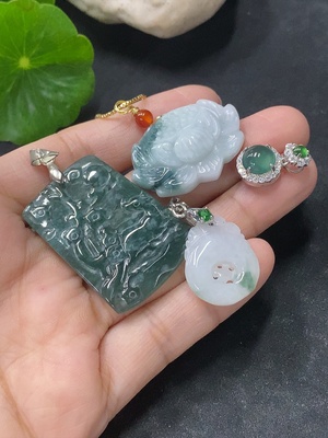 F33930150 Jadeite Pendants Sell as a Lot Non-Gold