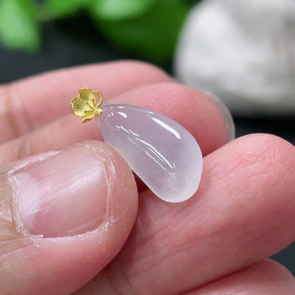 F33935580 Jadeite Auspicious Melon Pendant with 18K Gold Clasp, Total Weight Approx. 0.75g