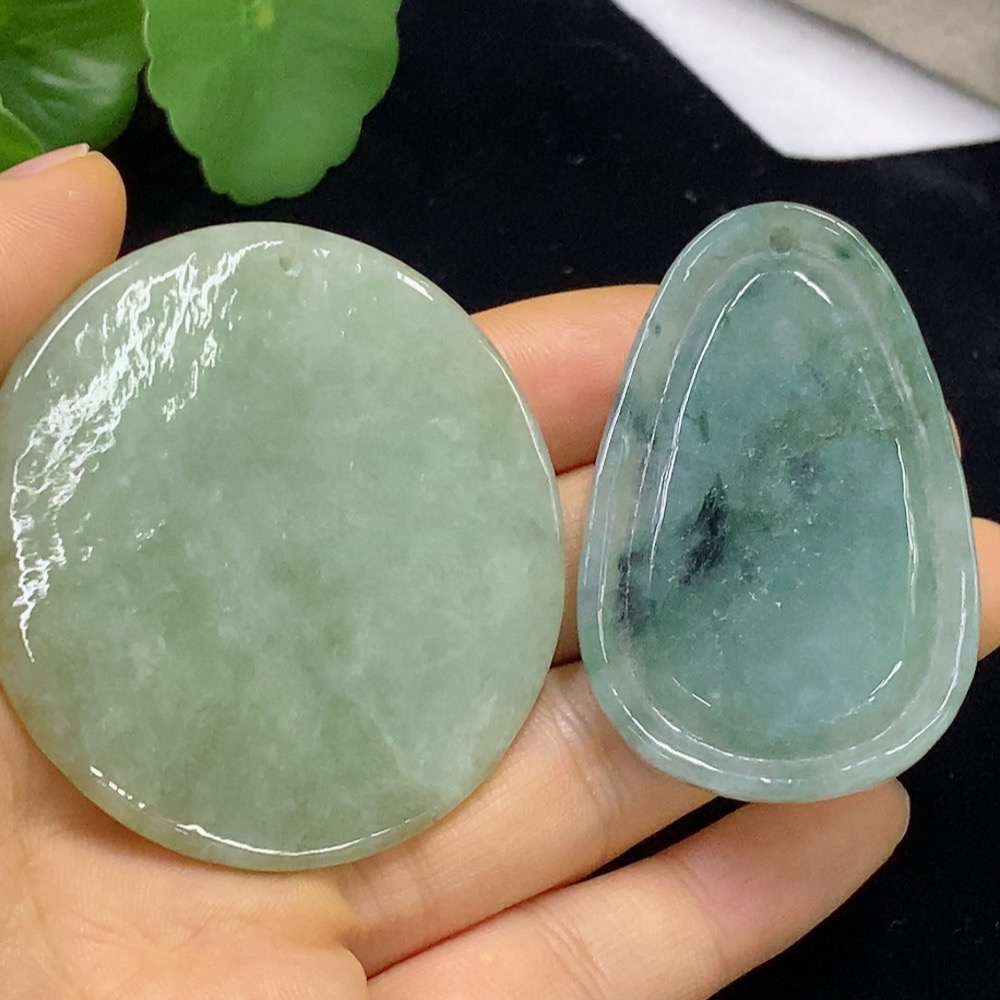 F34975904 Jadeite Pendant Sell as a Lot