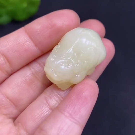 H30466488 Hetian Jade Pendant Pixiu Total Weight About 13.5g