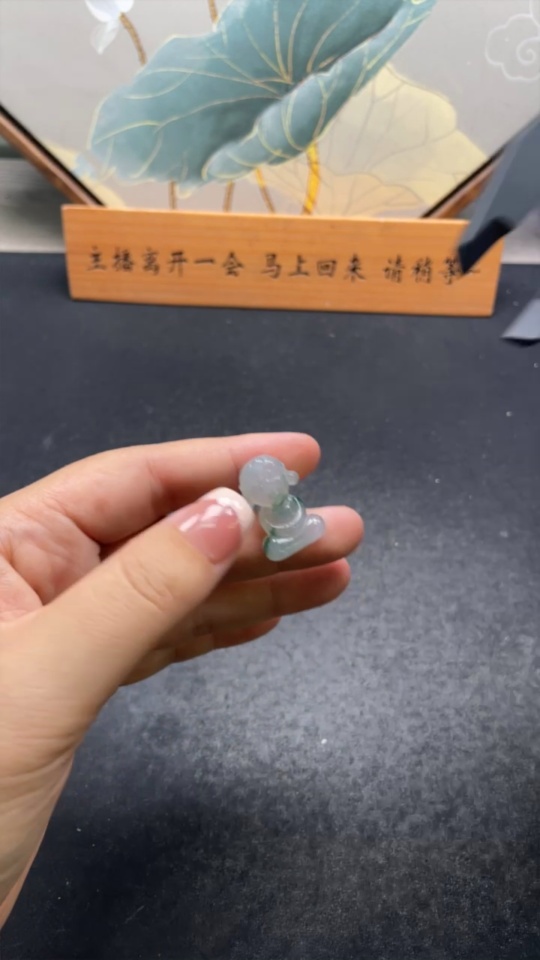 F34976732 Jadeite Pendant of Child, Total Weight Approx. 6.58g