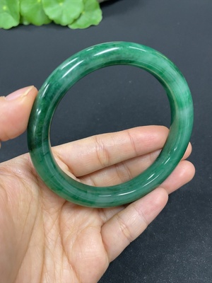 H41812655 非洲翠（独龙玉）正圈手镯    圈口60    货品总重约47.4g