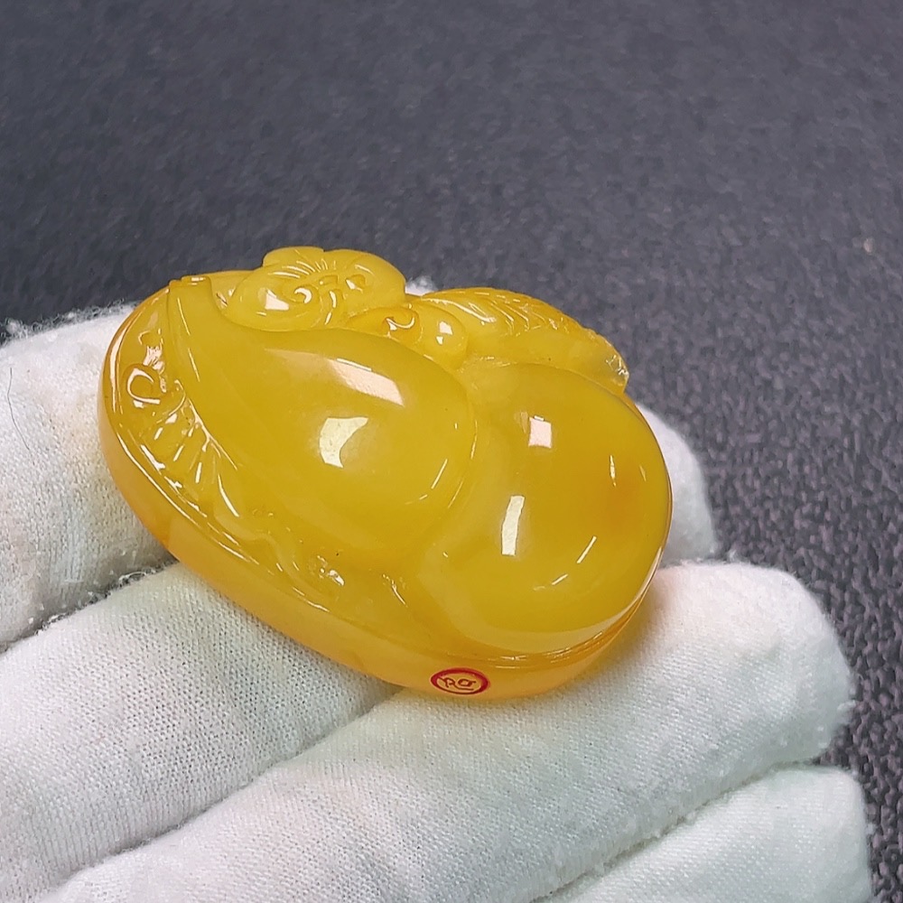 C33923423 Amber Beeswax Pendant Coated Total Weight Approx. 17.68g