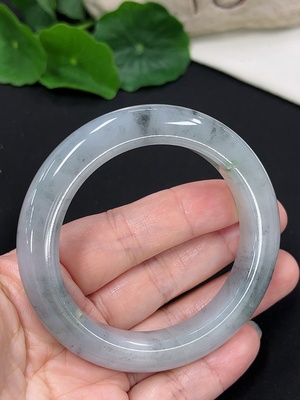 F46546304 翡翠正圈手镯 圈口52.5mm 货品总约重59.4g