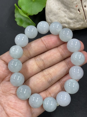 F46595719 翡翠手串 最大卡12.6mm左右 货品总重约52.1g