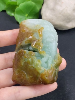 F46599725 翡翠佛牌挂件 货品总重约106.19g 毛货 颜色成因未定