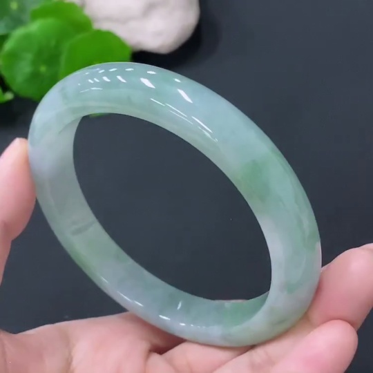 F25896375 Jadeite Round Bangle Size 60.7mm Total Weight Approximately 58.61g