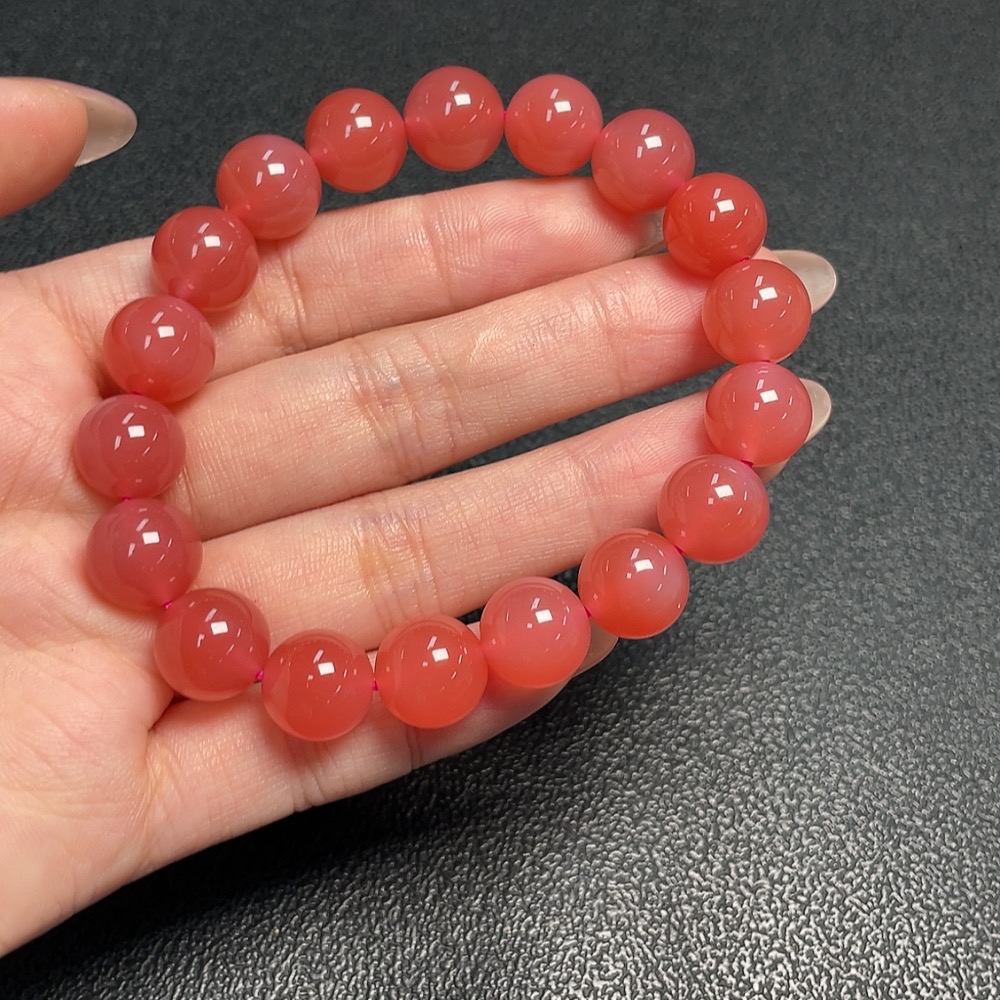 C34952465 South Red Agate Bracelet with Visible Organic Matter, Total Weight Approx. 34.88g, Size About 10.9mm