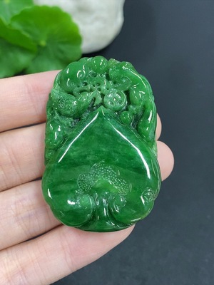F41933354 翡翠如意挂件 货品总重量约29克