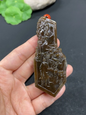 H41871511 和田玉挂件    悟道   非金   货品总重约（含绳）65.8g  皮色成因未定    配珠非和田玉