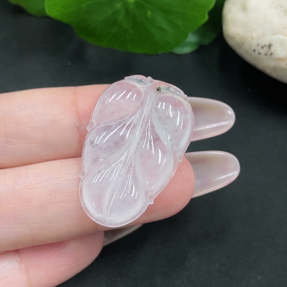 F35082455 Jadeite Leaf Pendant Total Weight Approx. 3.7g