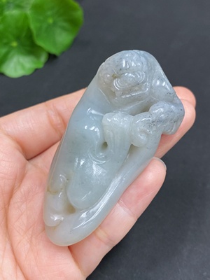 H23583110 Hetian Jade Pendant Auspicious Animal Total weight approx. 71.8g Undetermined skin color origin
