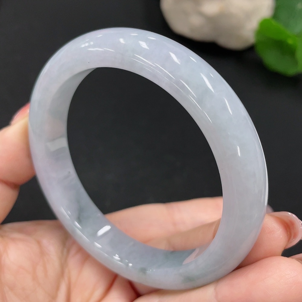 F26994212 Jadeite Regular Bangle 58.8 Inner Diameter Approx. 61.8g Total Weight