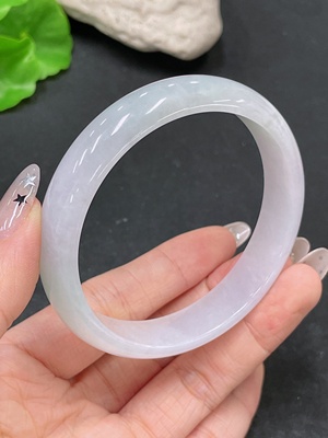 F35104087 Jadeite Round Bangle Size 59.5 Total Weight Approx. 48.74g with Crack