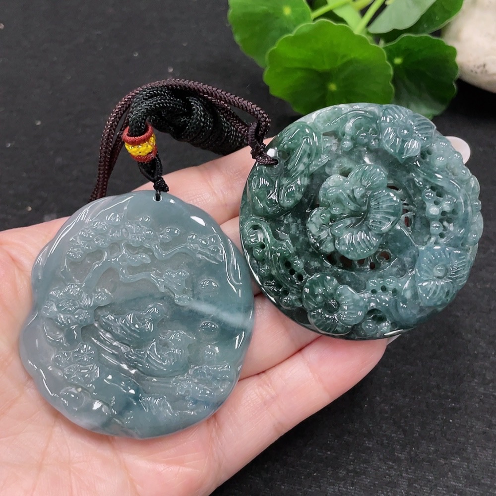 F33873089 Jadeite Pendant Sell as a Lot