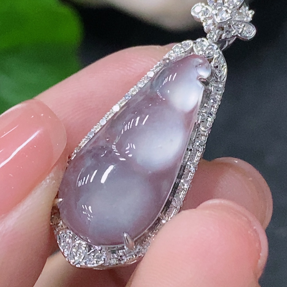 F34997848 Jadeite Inlaid Fu Dou Pendant with 18k Gold and Diamond Accents, Total Weight Approximately 2.45g