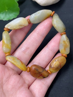 H41891758 和田玉手串 皮色成因未定 含其他矿物成分 配珠非和田玉 货品总重约34.6g
