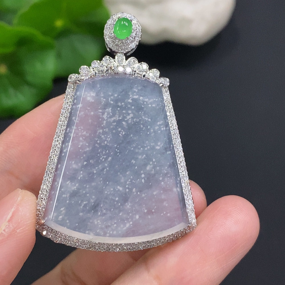 F34051109 Jadeite Plain Pendant with 18K Gold and Diamond Accents, Total Weight Approx. 9.6g