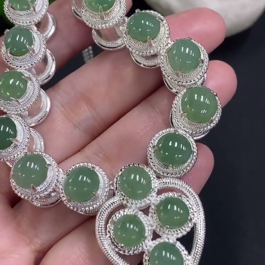 F32775975 Jadeite Cabochon Sell as a Lot No Gold Setting