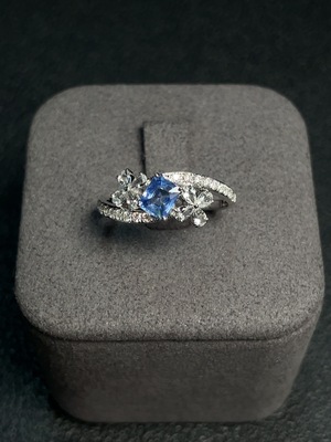 C31682205 Sapphire Ring 35% Gold Content Accented with Round Diamonds Only Total Weight Approx. 1.81g Size 15