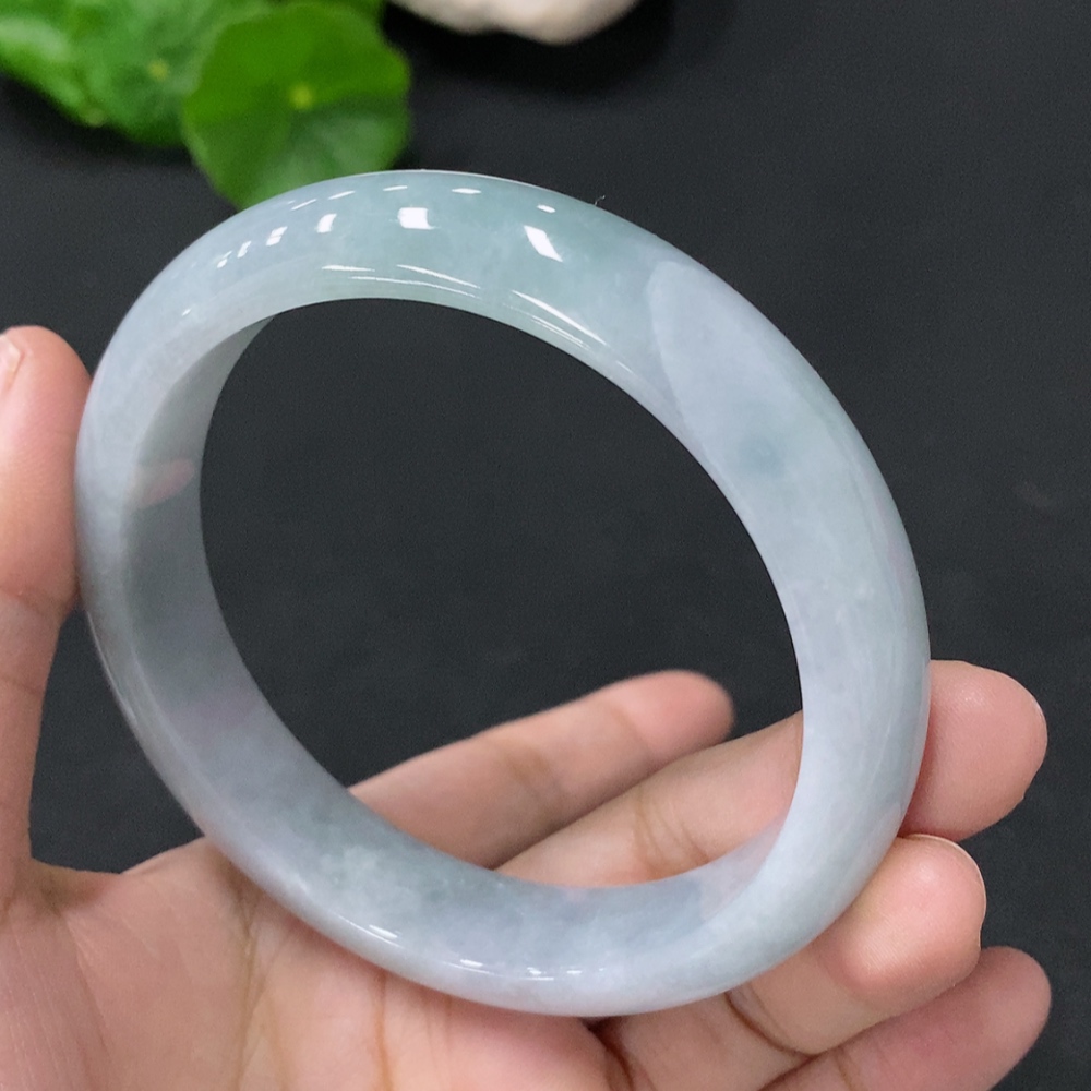 F22460940 Jadeite Round Bangle Size 59.6 Total Weight 58.169g