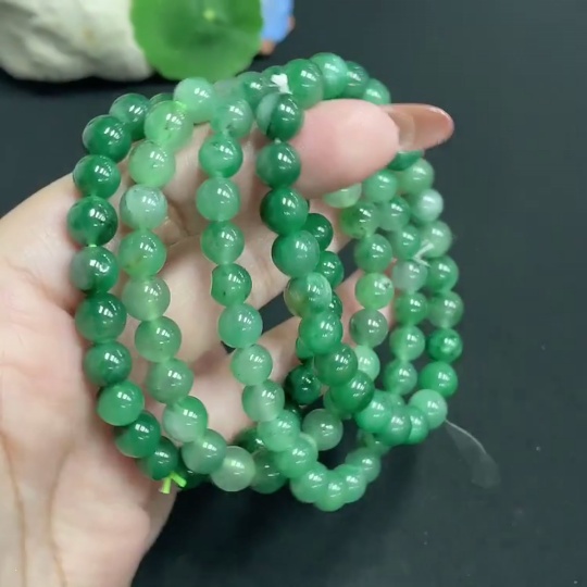 H35100118 African Emerald (Dulong Jade)