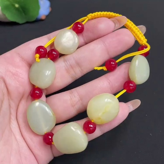 H32738349 Hetian Jade Bracelet, Undetermined Skin Color Origin, Matching Beads Not Hetian Jade, Total Weight Approximately 42.5g