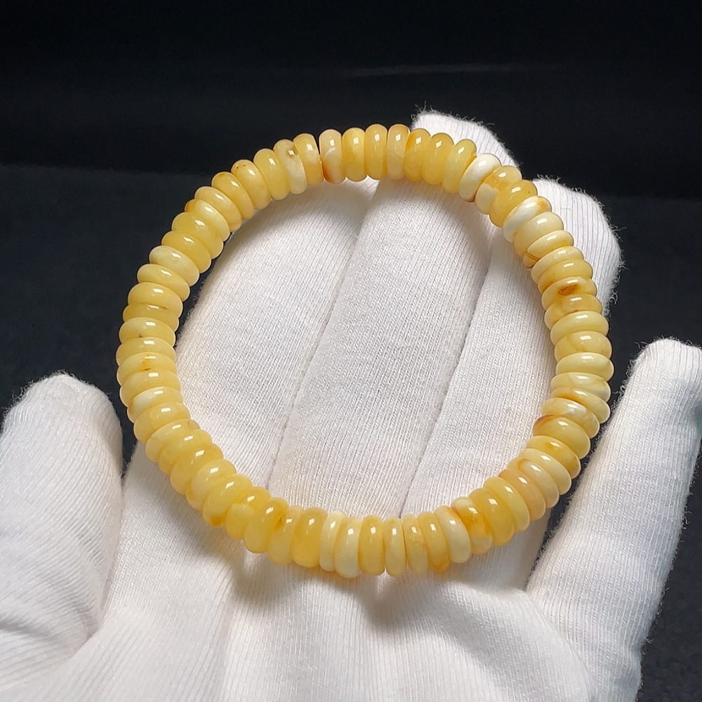 C27132170 Amber and Beeswax Bracelet, Total Weight Approx. 7.90g, Bead Size 8mm