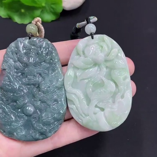 F30555390 JadeitePendant