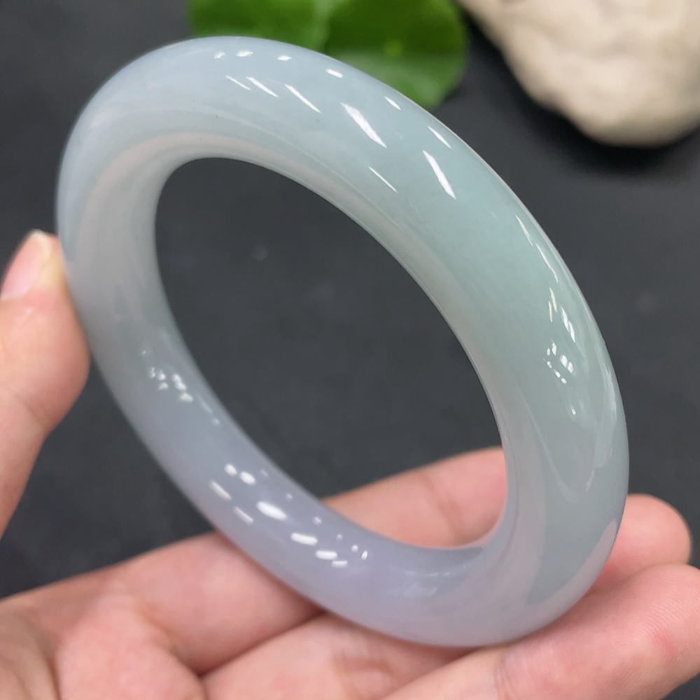 F21382827 Jadeite Round Bangle Size 56.5 Total Weight 82.885g