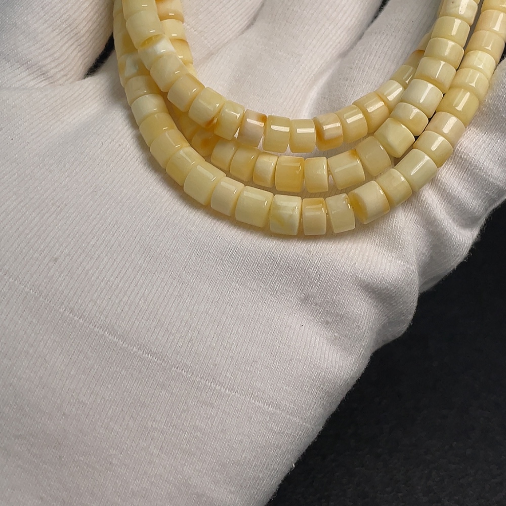 C30535121 Amber Honey Bead Necklace, total weight approx. 19.12g, bead size approx. 6.5mm