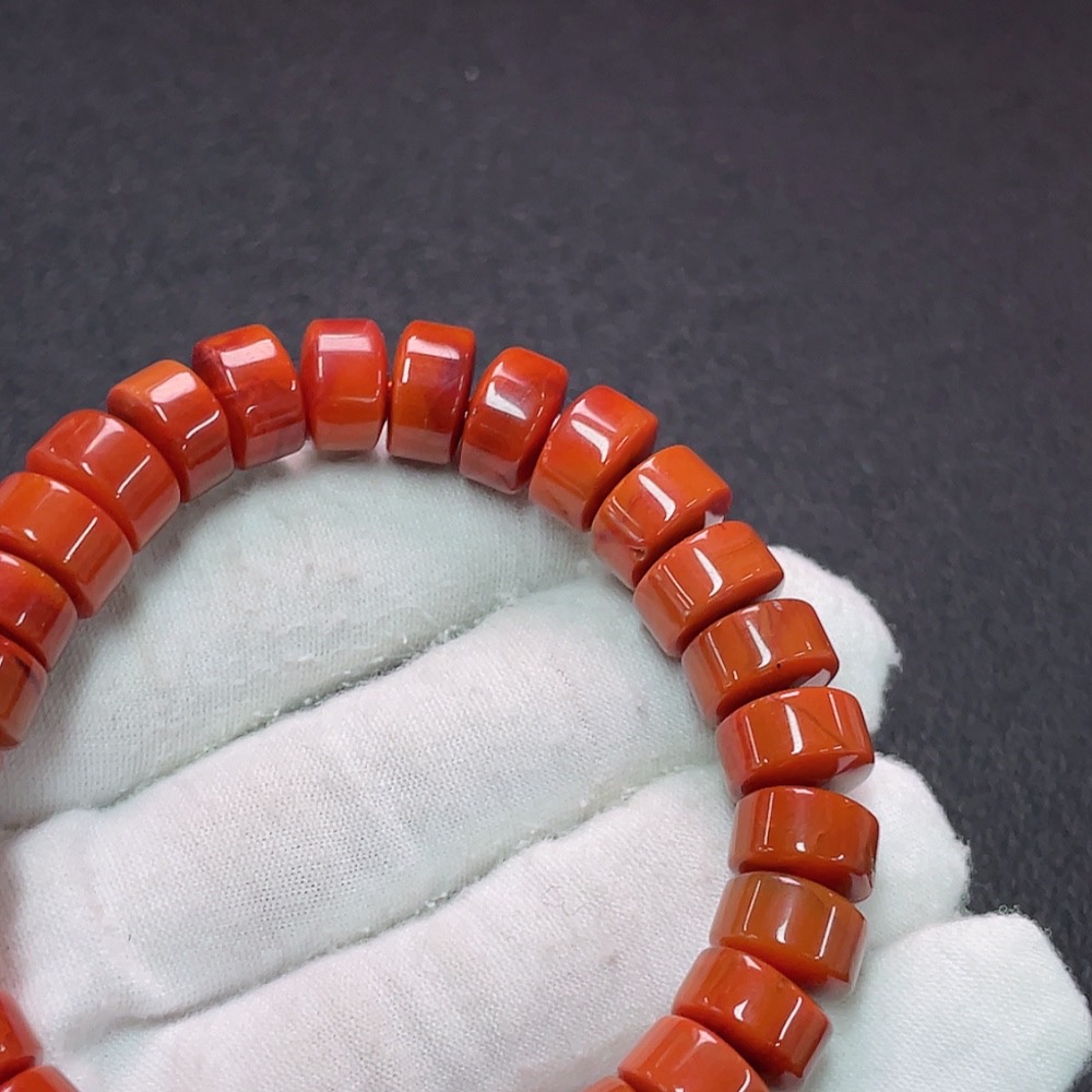 C34990519 Red Agate Bracelet with Visible Organic Matter, Total Weight Approx. 46.97g, Size About 11.3mm
