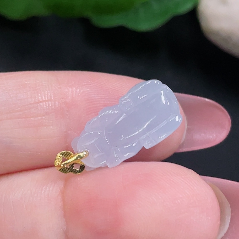 F34982765 Jadeite Pi Xiu Pendant 18K Gold Total Weight About 1.6g
