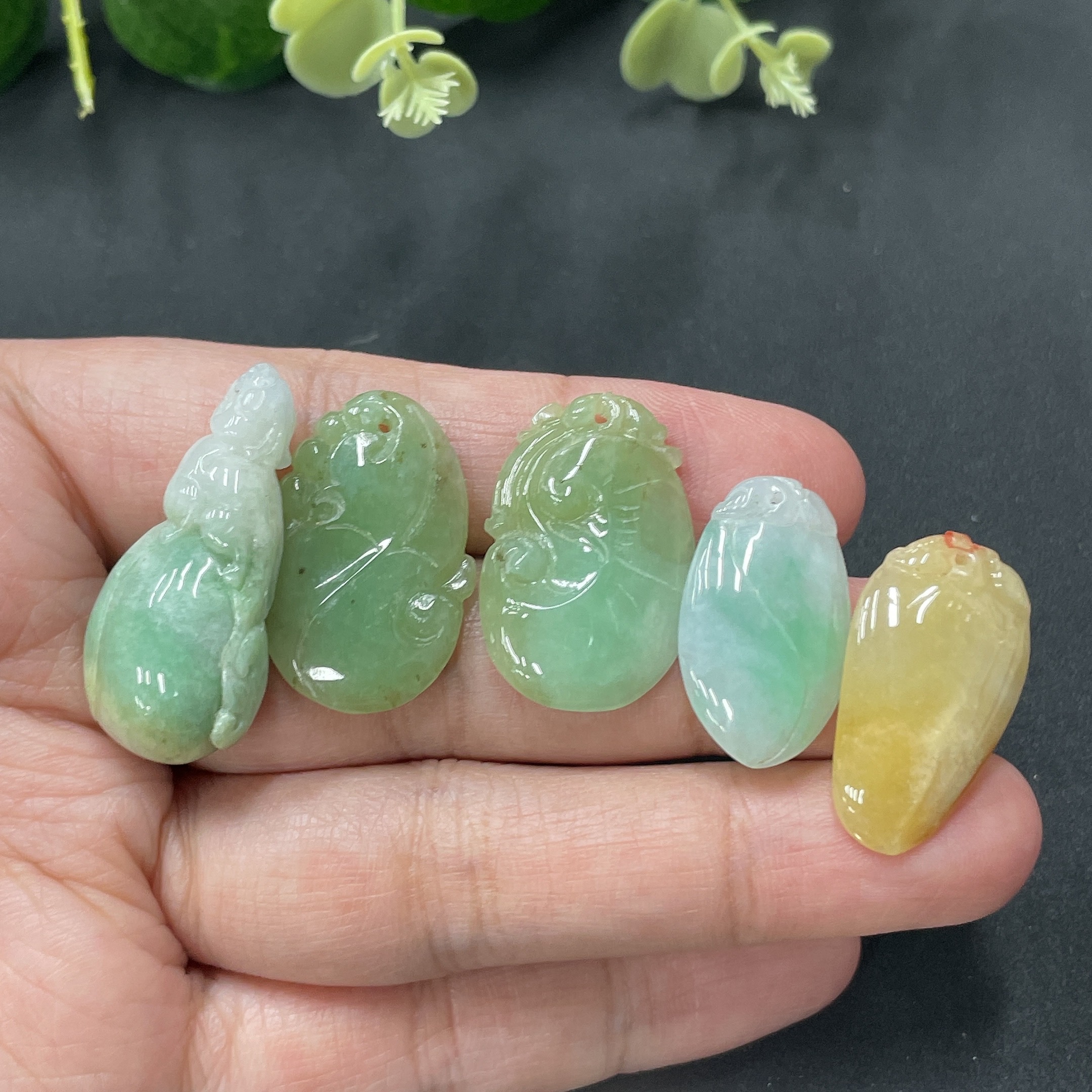 F10077538 Jadeite Pendants Sell as a Lot