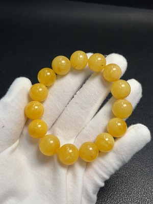 C33852730 Amber Beeswax Bracelet with Partial Visible Repairs, Total Weight Approx. 17.26g, Size ~12.1mm