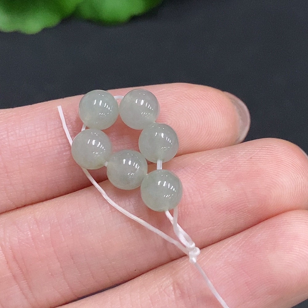 F35124561 Jadeite Beads Sell as a Lot