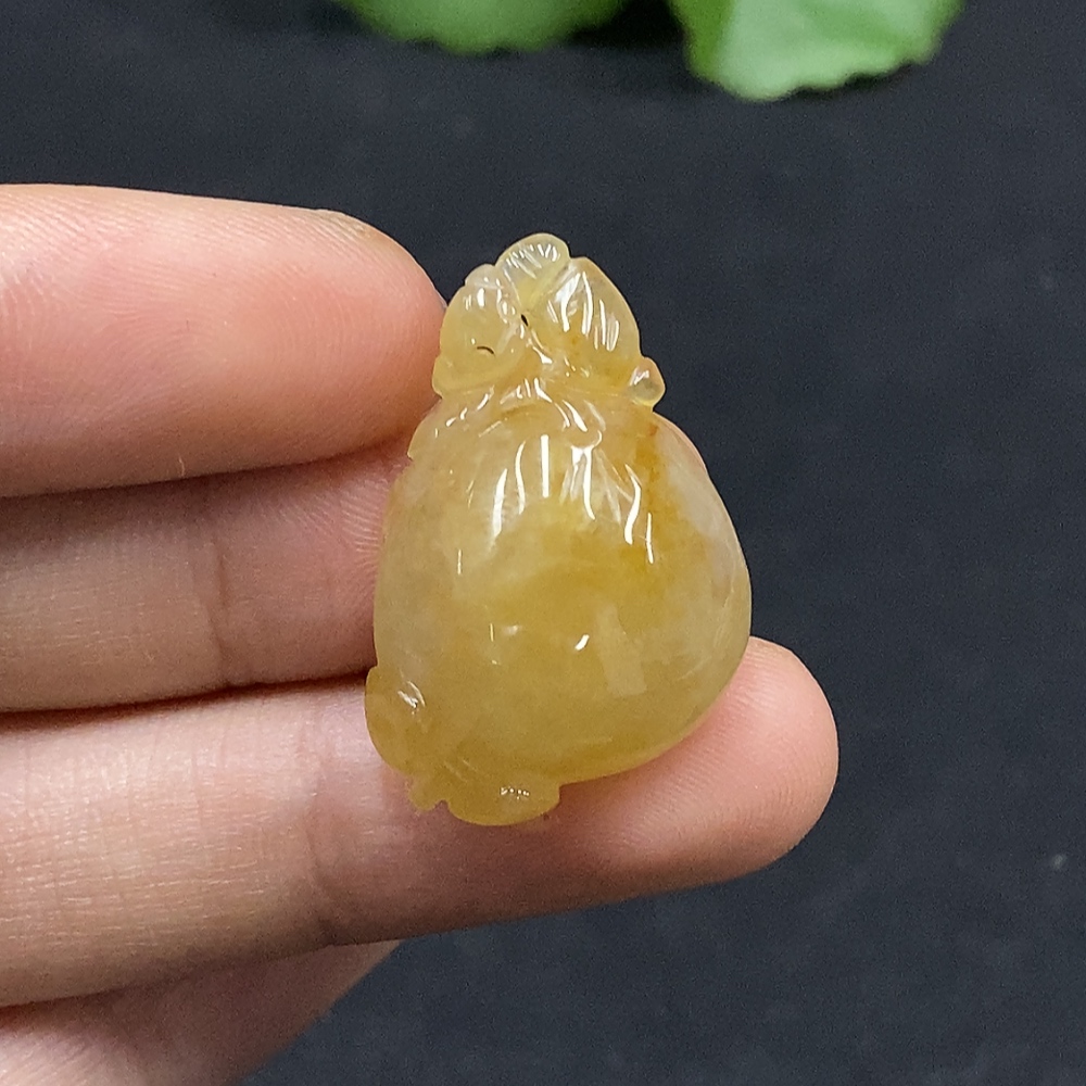 F30498520 Jadeite Pendant, Color Origin Undetermined, Total Weight Approx. 5.85g