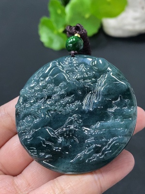 F35146537 翡翠挂件山水牌 货品总约重 含绳39.28g 配珠非A