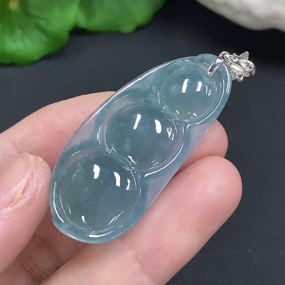 F35126687 Jadeite Buddha Bean Pendant with 18K Gold Clasp, Total Weight Approx. 9.6g (Non-Diamond)