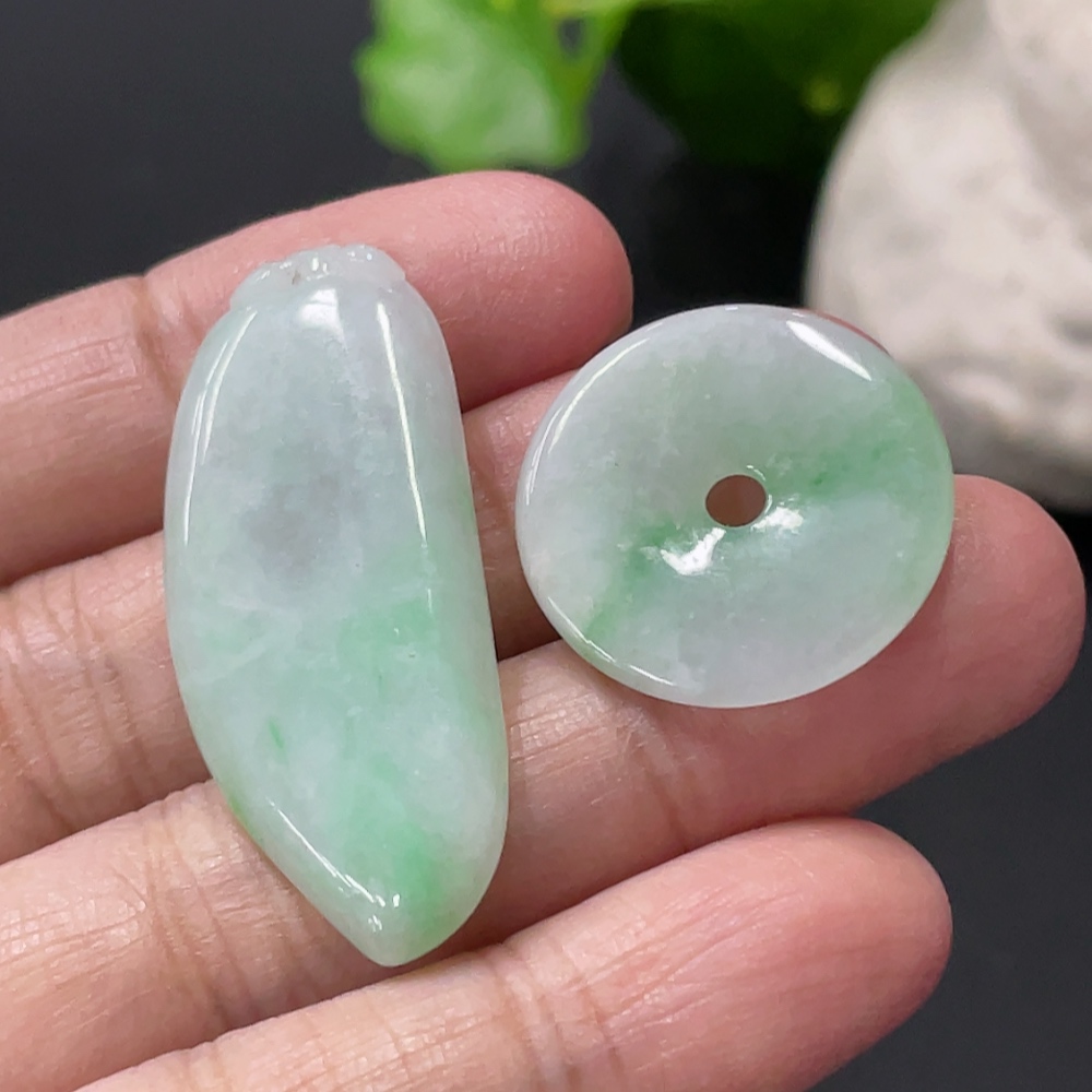 F34019628 Jadeite Pendant Peace Button Blessing Melon