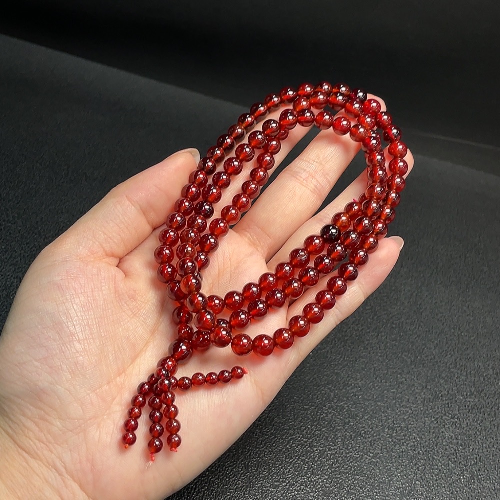 C32782674 Garnet Bead Strand Total Weight Approx. 64.31g Size 4.1-7.7mm