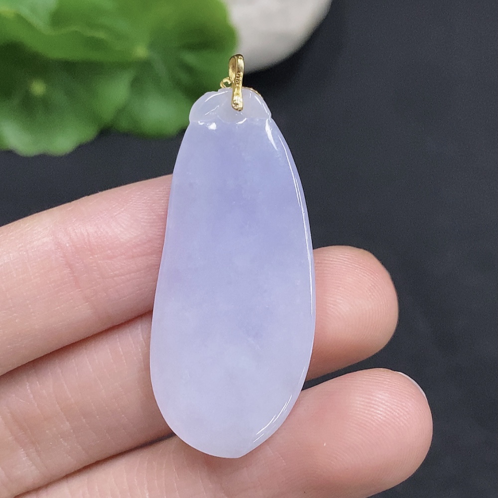 F33830516 Jadeite Fu Gua Pendant with 18K Gold Bail, Total Weight Approx. 8.1g