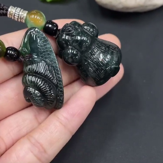 F19097913 Jadeite Snail/Pig Pendant Sell as a Lot
