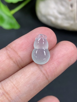 F46598507 翡翠葫芦镶嵌件 货品总重约0.83g