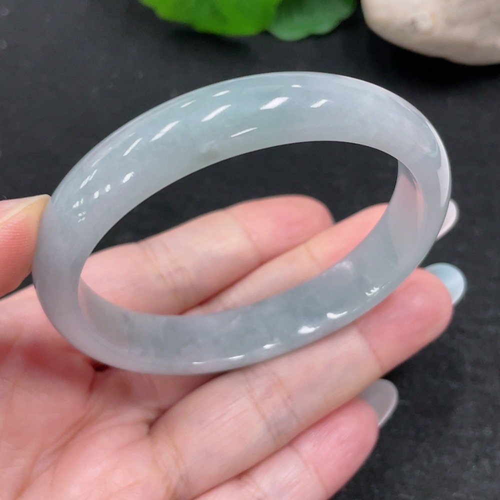 F33899708 Jadeite Noble Consort Bracelet Size 54.6/48.4 Total Weight Approx. 35.2g