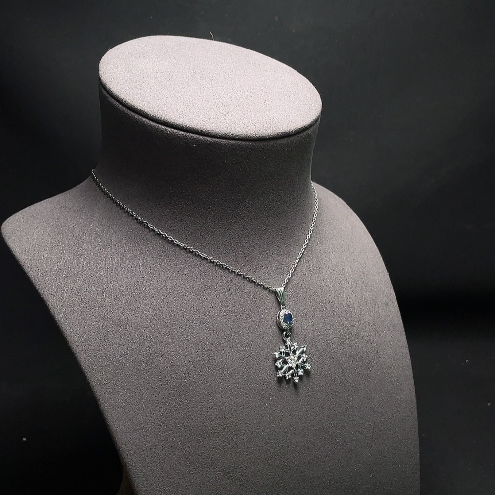 C33937071 Sapphire Necklace Total Non-Gold Weight Approx. 2.9g