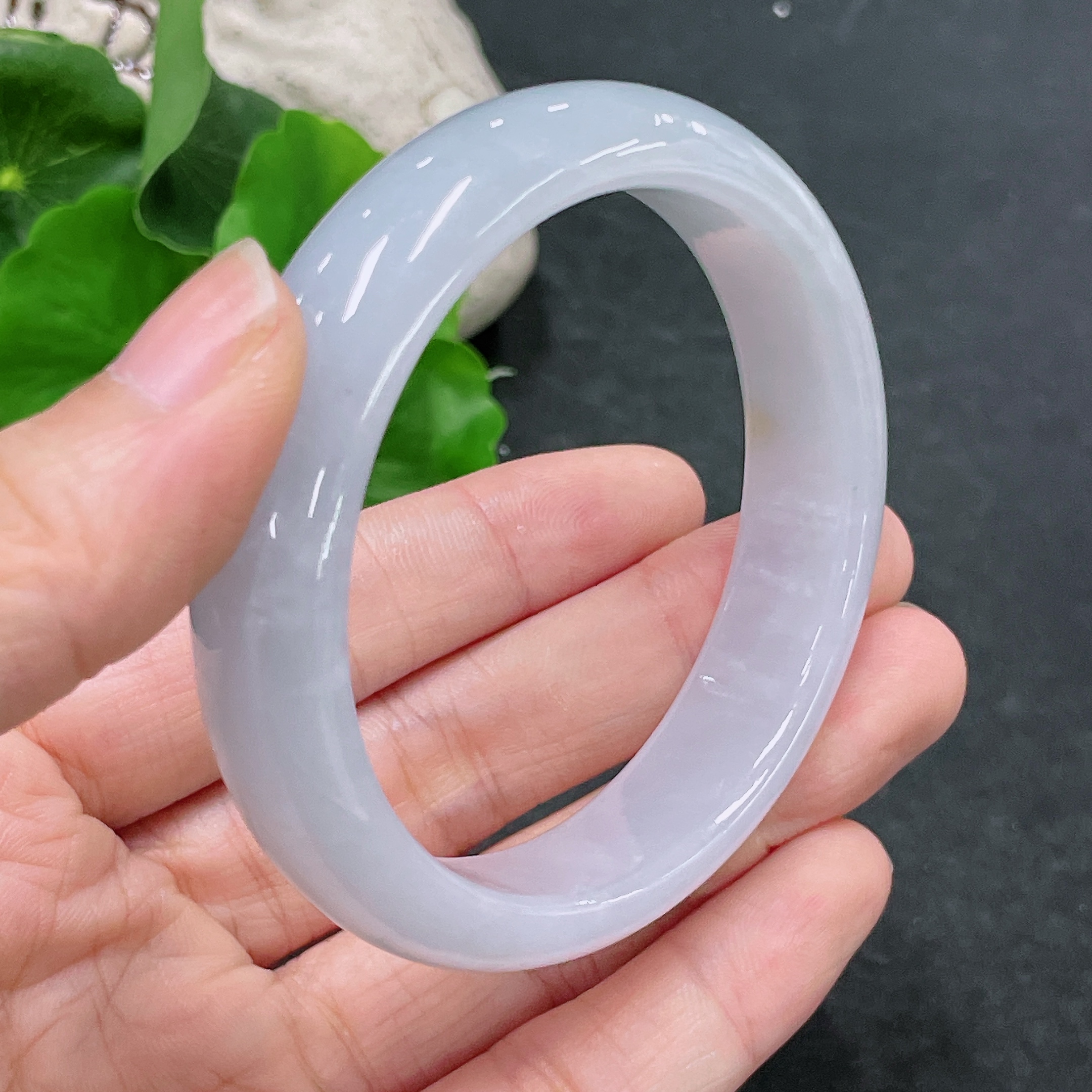 F33840114 Jadeite Regular Bangle (approx. 55.59g total weight, size 55.6)