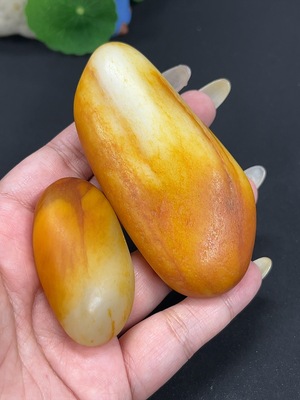 H42979673 和田玉 皮色成因未定 货品总重约194g