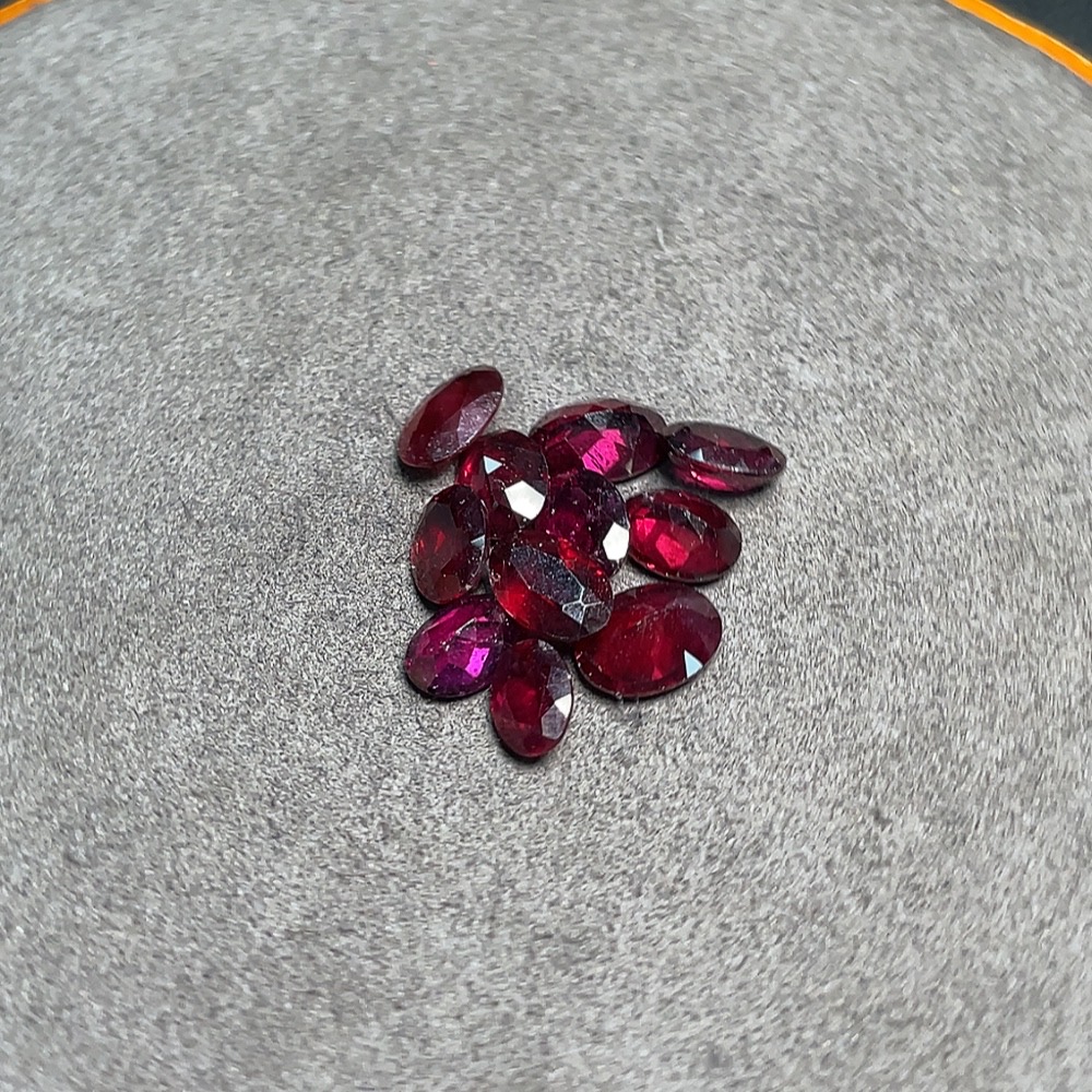 C34952391 Garnet Rough Stone Total Weight Approx. 11.685 Carats Sell as a Lot