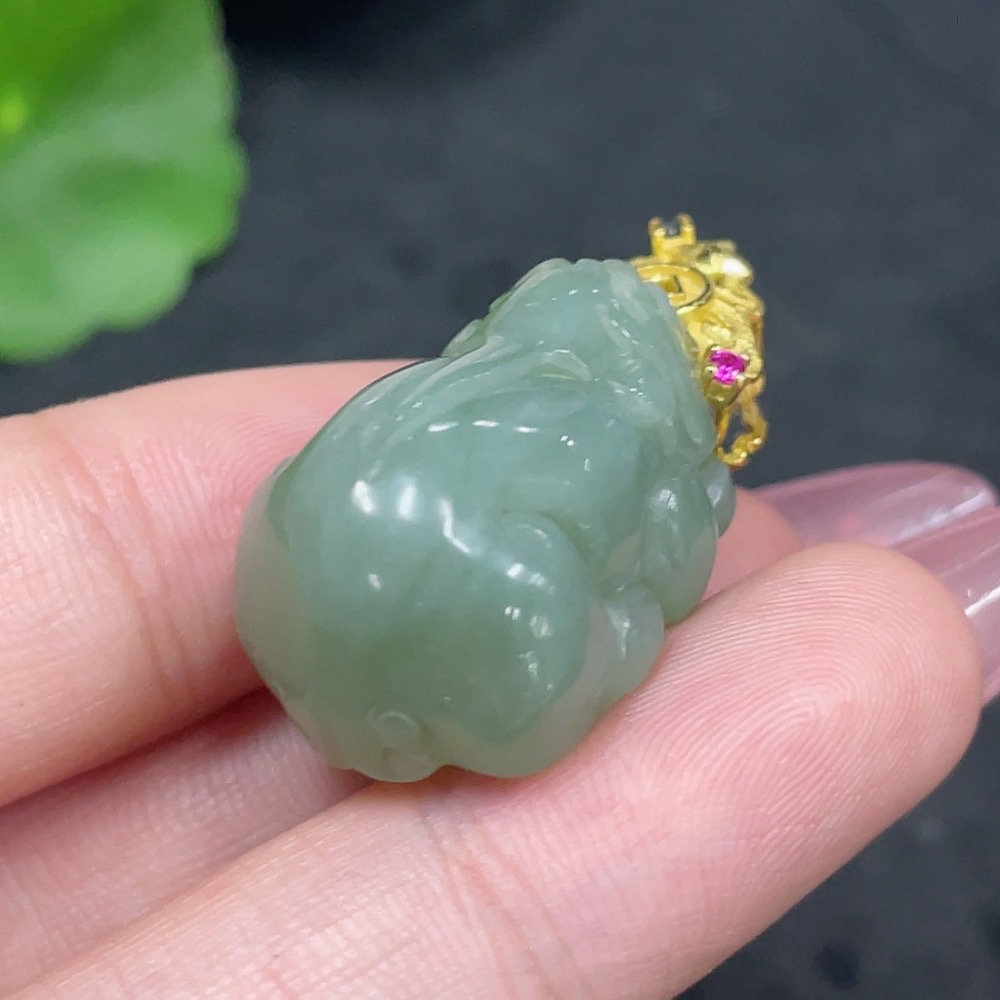 H32824351 Hetian Jade Inlaid Pendant, Auspicious Beast, Total Weight Approx. 10.4g, Non-gold